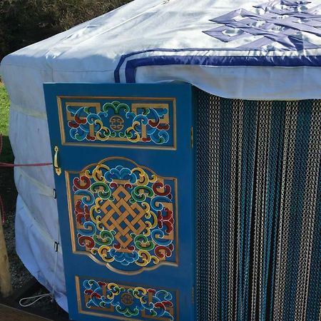 French Fields Luxury Glamping Original Mongolian Yurt Hotel Le-Vieux-Cerier ภายนอก รูปภาพ