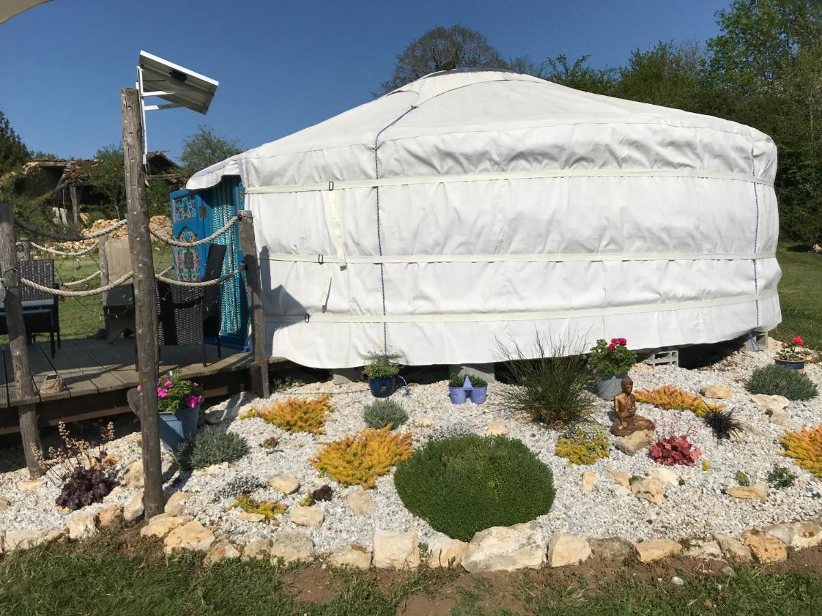 French Fields Luxury Glamping Original Mongolian Yurt Hotel Le-Vieux-Cerier ภายนอก รูปภาพ
