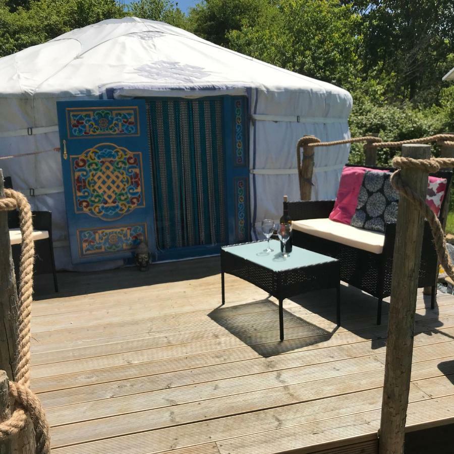 French Fields Luxury Glamping Original Mongolian Yurt Hotel Le-Vieux-Cerier ภายนอก รูปภาพ