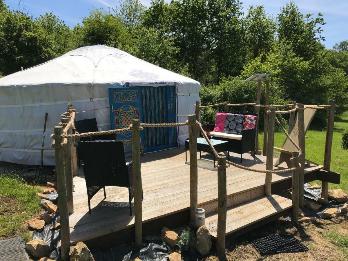 French Fields Luxury Glamping Original Mongolian Yurt Hotel Le-Vieux-Cerier ภายนอก รูปภาพ